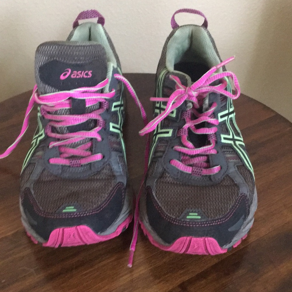 ASICS gel venture 5- worn once